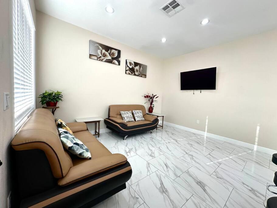 New Renovated House In Little Saigon Villa Midway City Kültér fotó