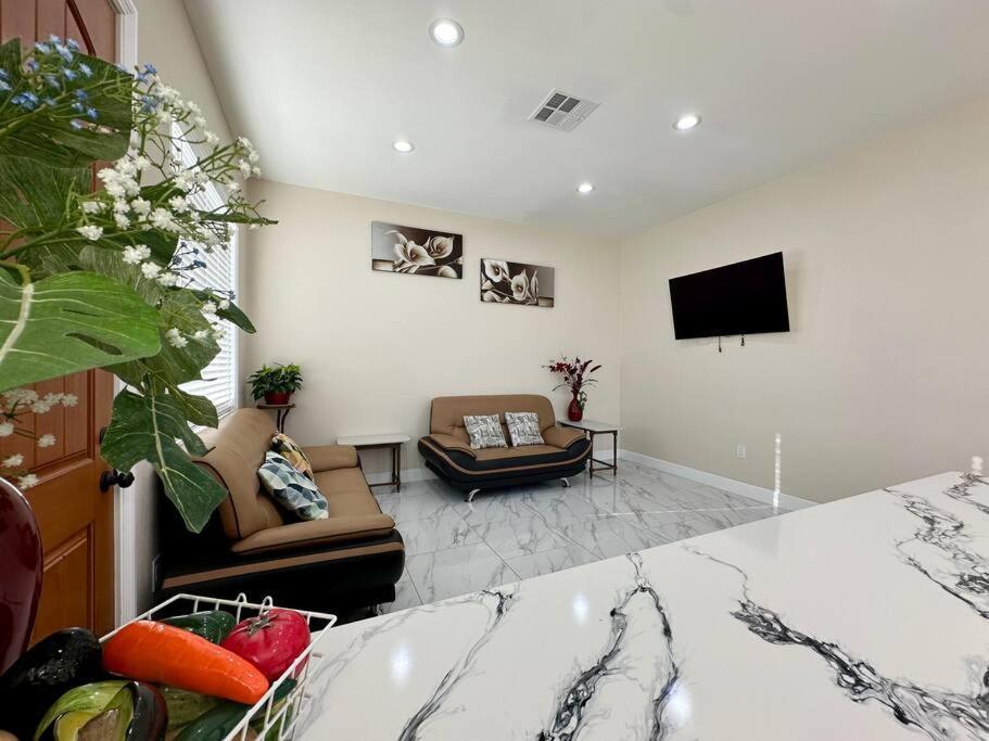 New Renovated House In Little Saigon Villa Midway City Kültér fotó