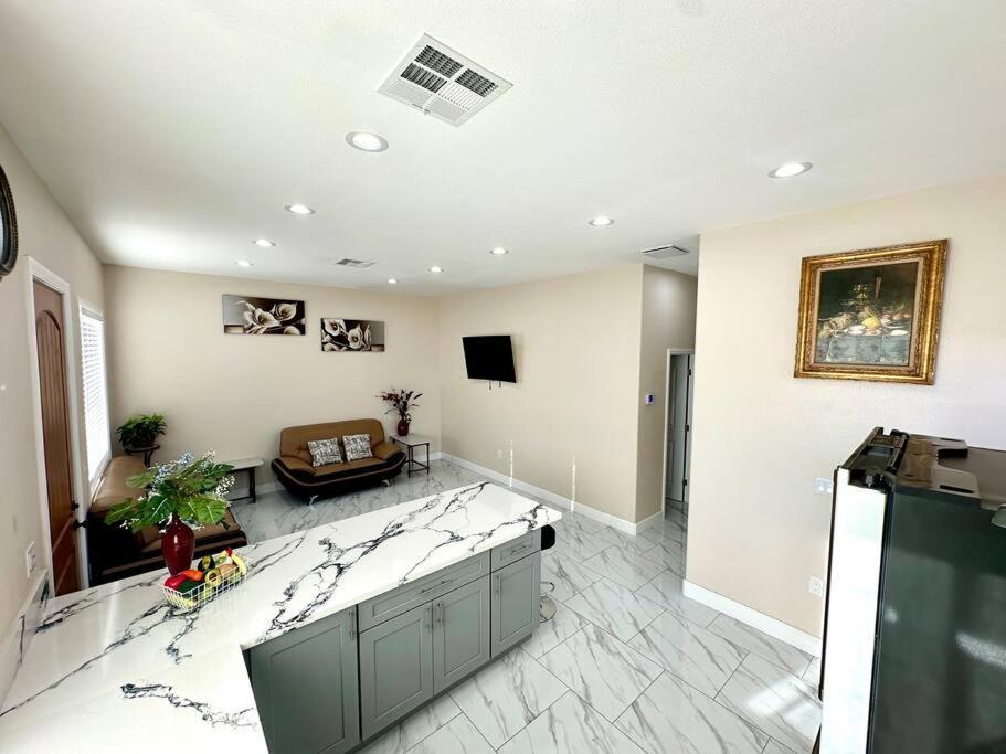 New Renovated House In Little Saigon Villa Midway City Kültér fotó
